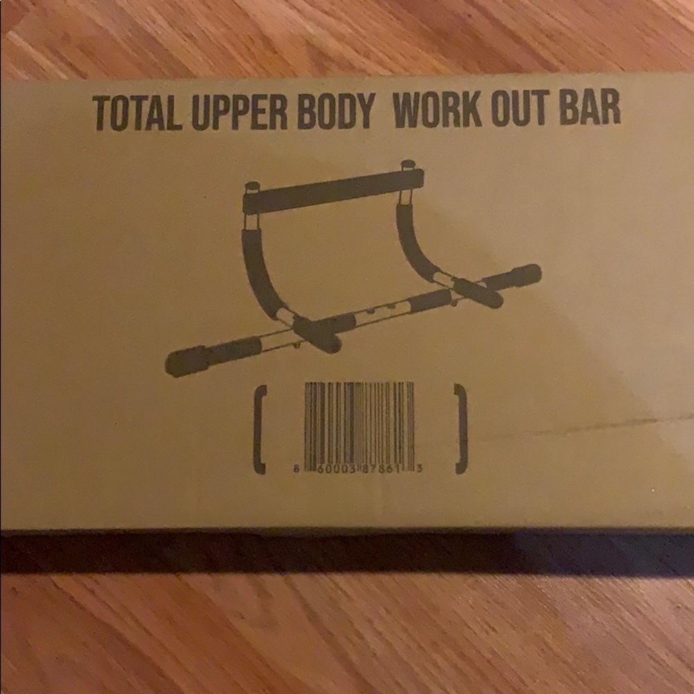 Pull up bar brand new condition with box and screw
